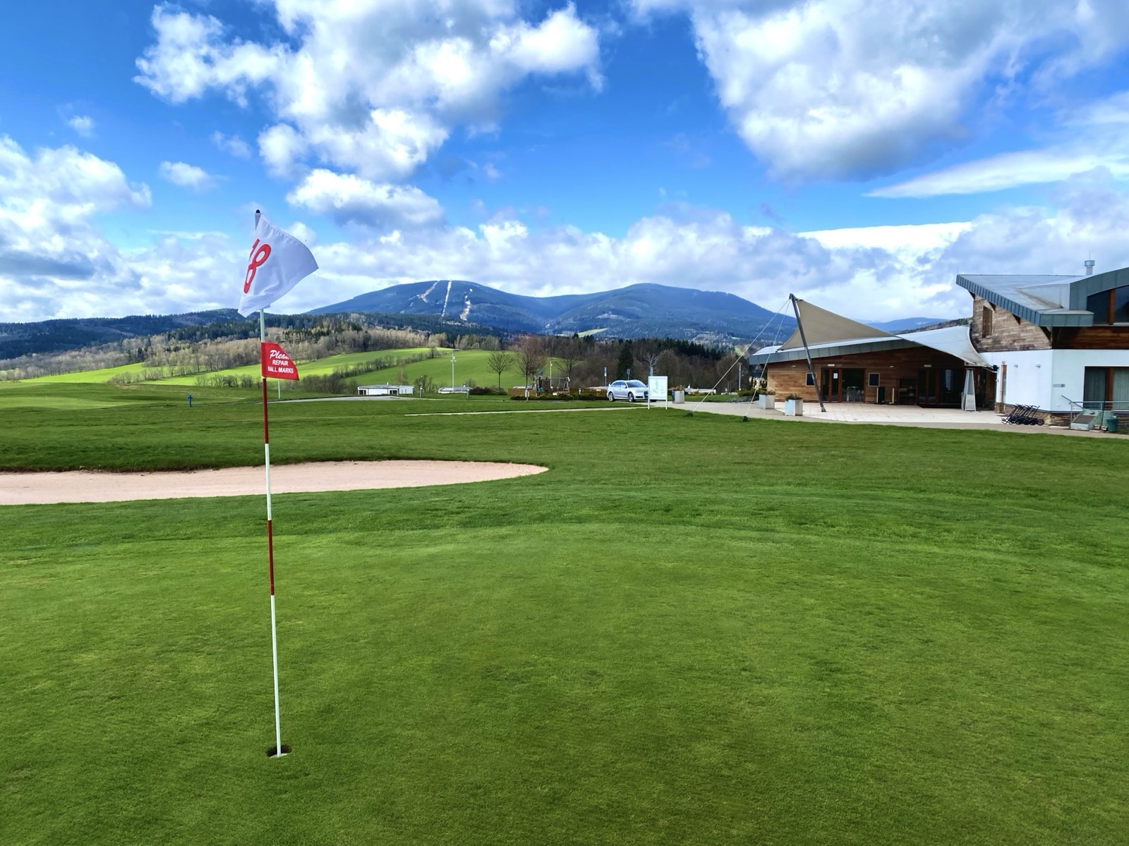 18jamkové hřiště Grund Resort
